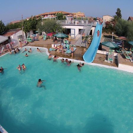 Lianna Beach Resort Marina Di Montenero Extérieur photo