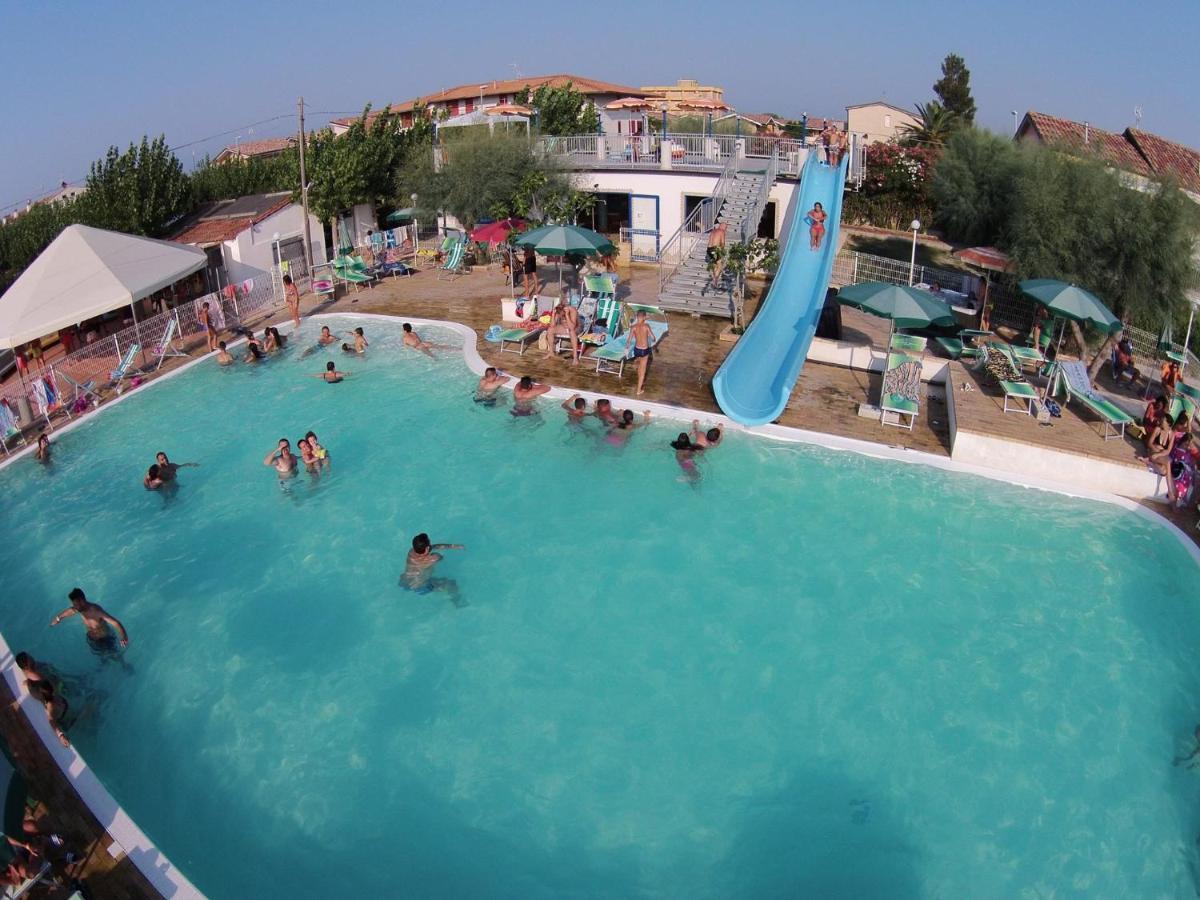 Lianna Beach Resort Marina Di Montenero Extérieur photo